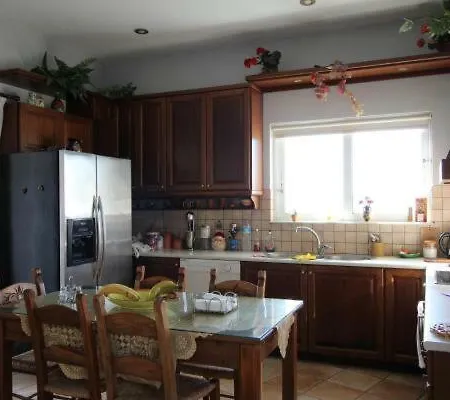 Elizabeth Apartment *
