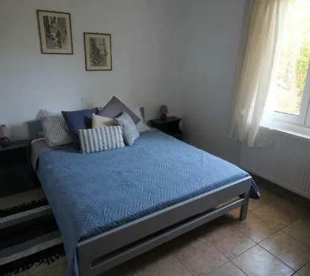 Elizabeth * Almyrida (Crete)