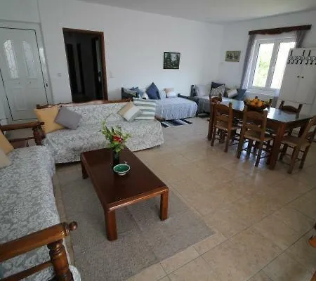Elizabeth Apartment *