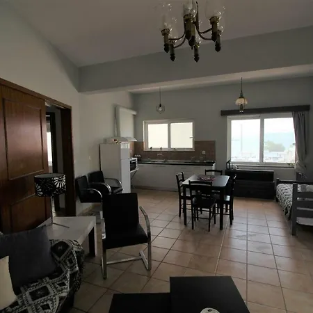 Elizabeth Apartment *